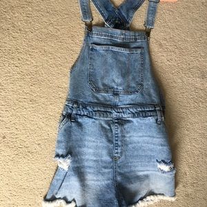 Juniors women’s short-all’s